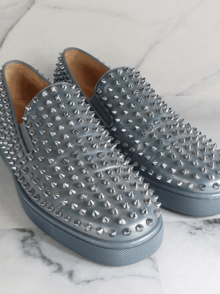 Tênis Slip On Christian Louboutin Spiked Azul Metalizado | Zivē Club