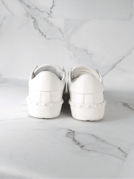 Tênis Valentino Rockstud Branco e Preto | Zivē Club