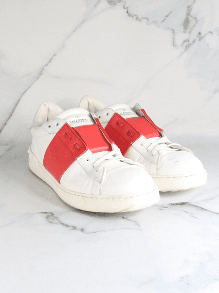 とう♡VALENTINO Tênis Valentino Rockstud Open Vermelho e Branco | Zivē Club