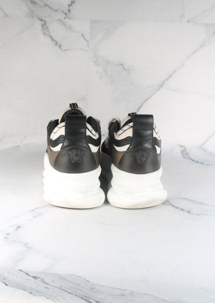 Tênis Versace Chain Reaction Preto e Branco | Zivē Club