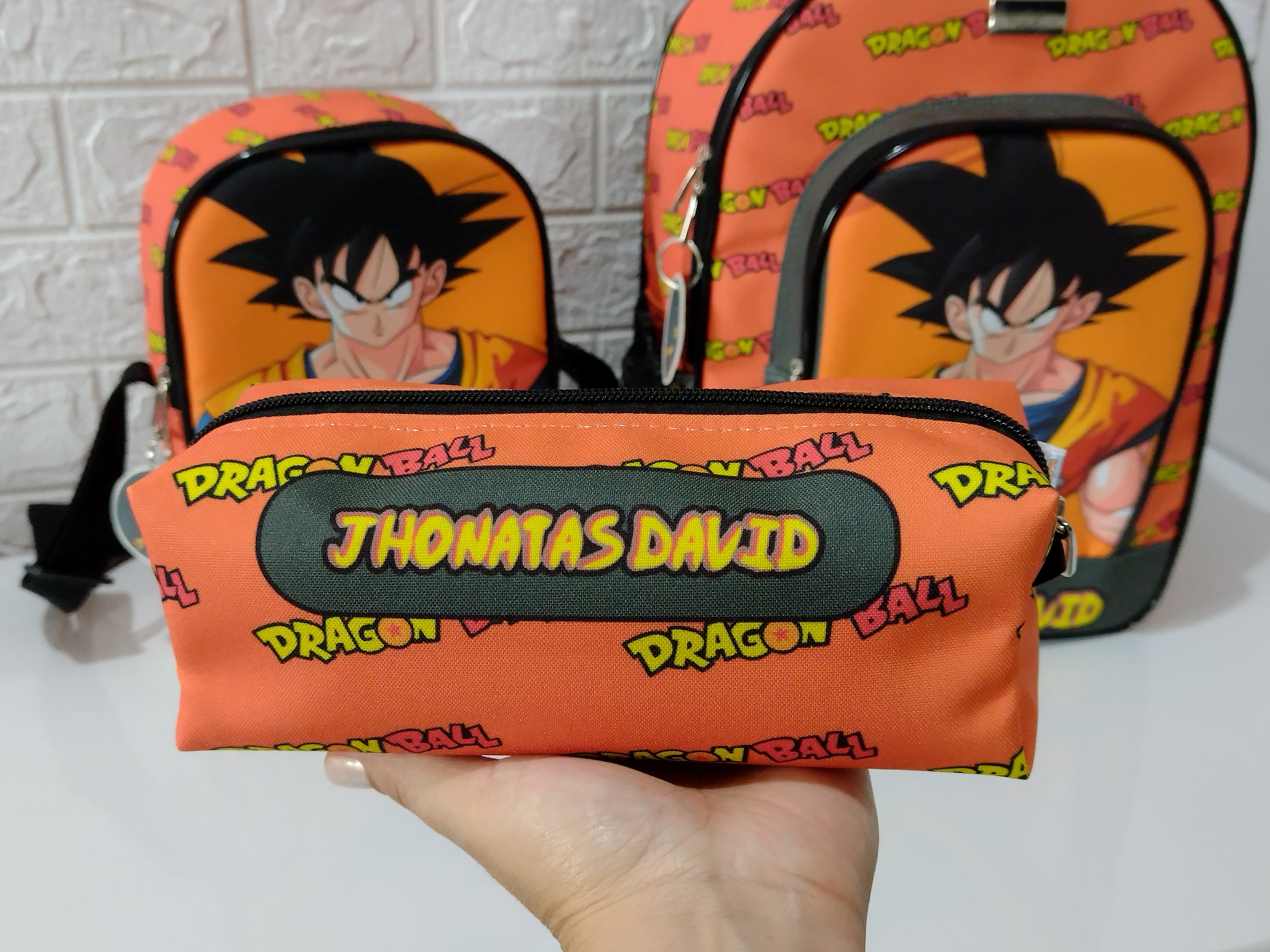 KIT DRAGON BALL Z MOCHILA CARRINHO COM LANCHEIRA E ESTOJO - TENHO