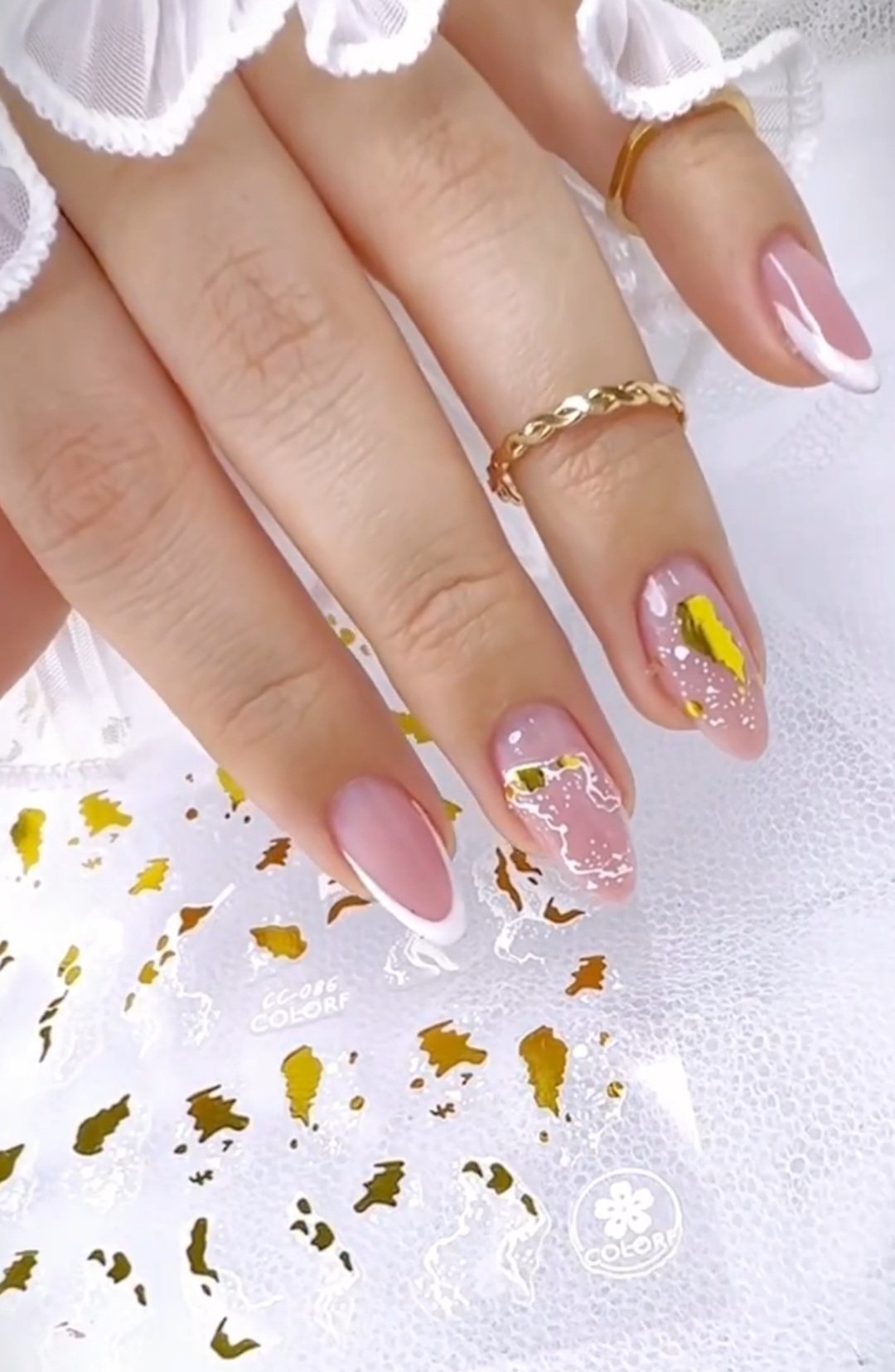 Manicure Francês Néon Amarelo Pregos Longos Com Listras Pretas Pontos —  Foto © dina.shuba25.gmail.com #548253918, image size:1080x1656