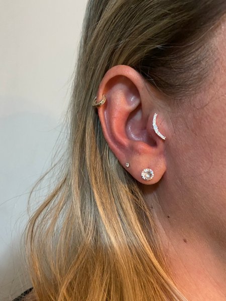 Piercing Tragus Helix Cluster Pedra Zirconia Aço Cirúrgico