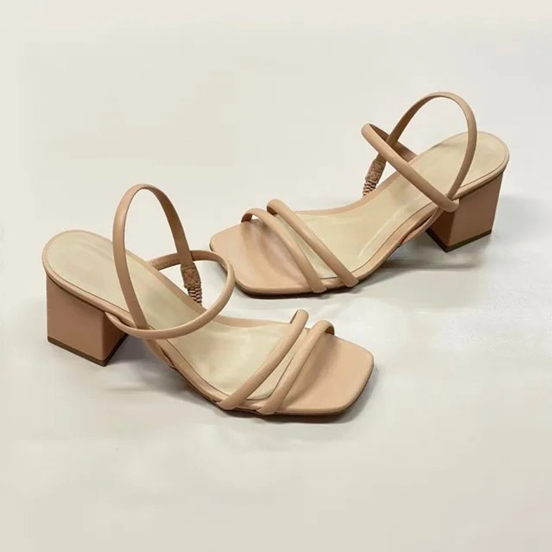 Sandália Salto Baixo Grosso Bico Quadrado