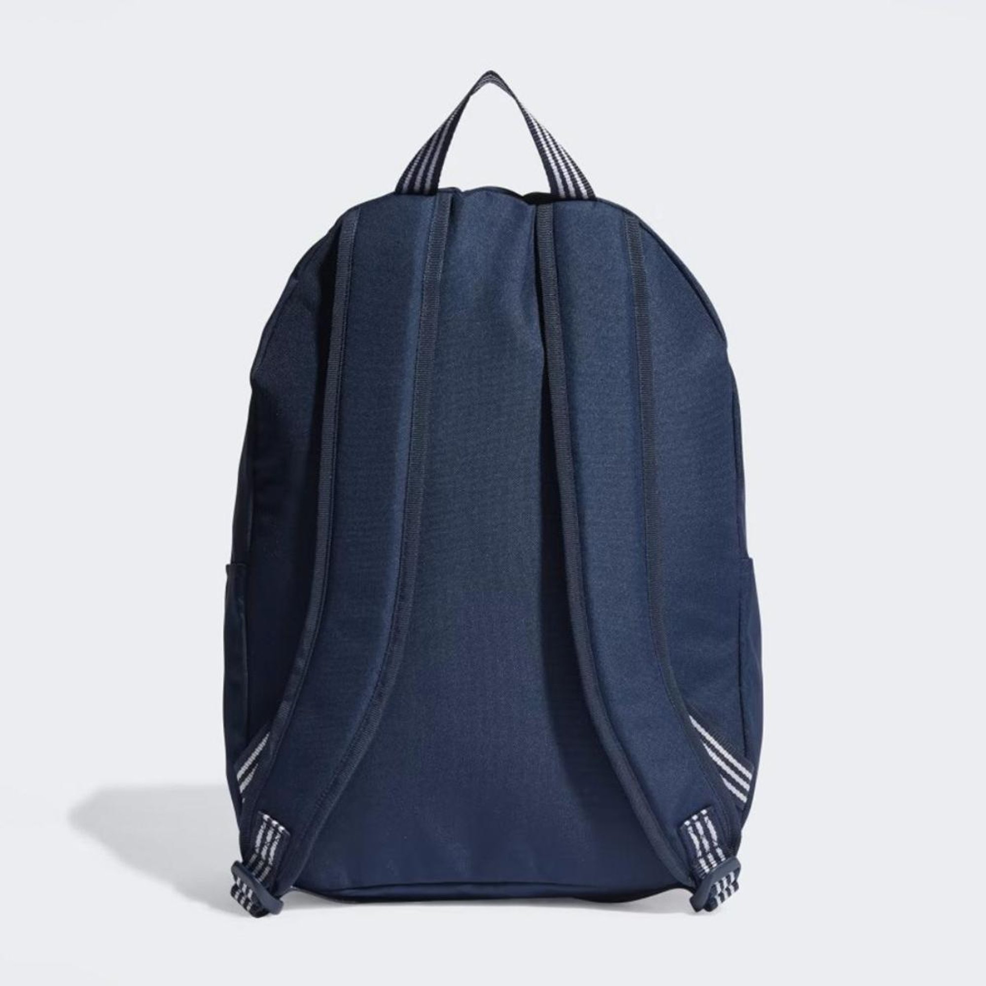 adidas dafiti backpack Defender 5 for Sports, Gym, School and Travel, 33L, Navy Blue, OSFA Theres a large main area and multiple zippered pockets Adidas Performance Dafiti Morrales Adidas