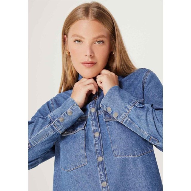 Camisa jeans feminina em hot sale promoção