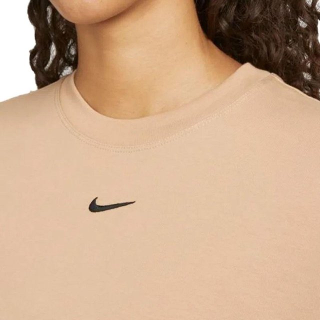 Camiseta Nike Sportswear Premium Essentials - Masculina