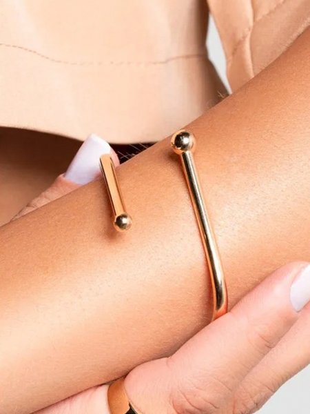Bracelete Liso com Design Geométrico folheado em ouro 18k