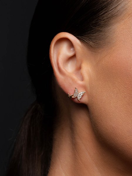 Brinco Delicado de Borboleta com Zircônias folheado em ouro 18k