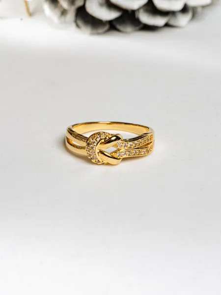 anel-com-design-de-no-com-zirconias-folheado-em-ouro-18k-01-francisca