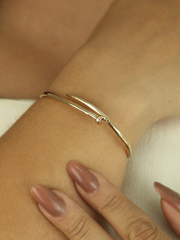 bracelete-com-design-de-prego-folheado-em-ouro-18k-01-francisca-joias