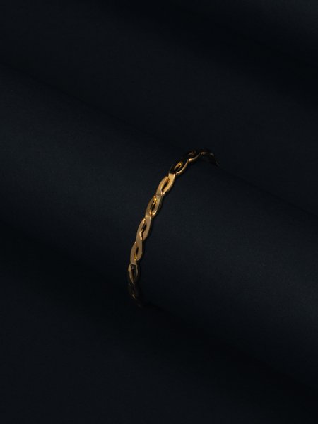 Bracelete com Design Entrelaçado Vazado folheado em ouro 18k