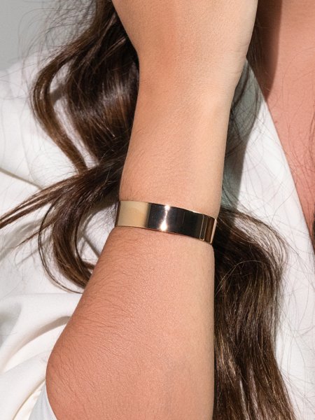 bracelete-moderno-e-liso-folheado-ouro-18k-05-francisca