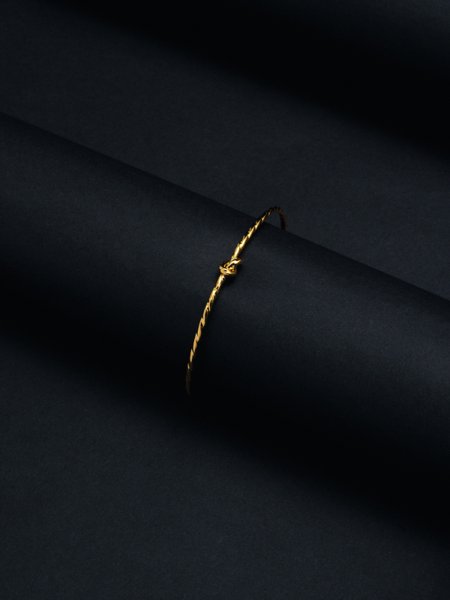 Bracelete Regulável Texturizado com Nó folheado em ouro 18k