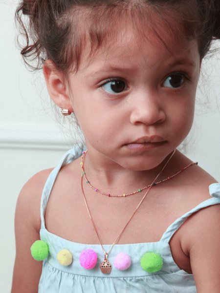 Colar Infantil com Bolinhas de Miçangas Coloridas folheado em ouro 18k