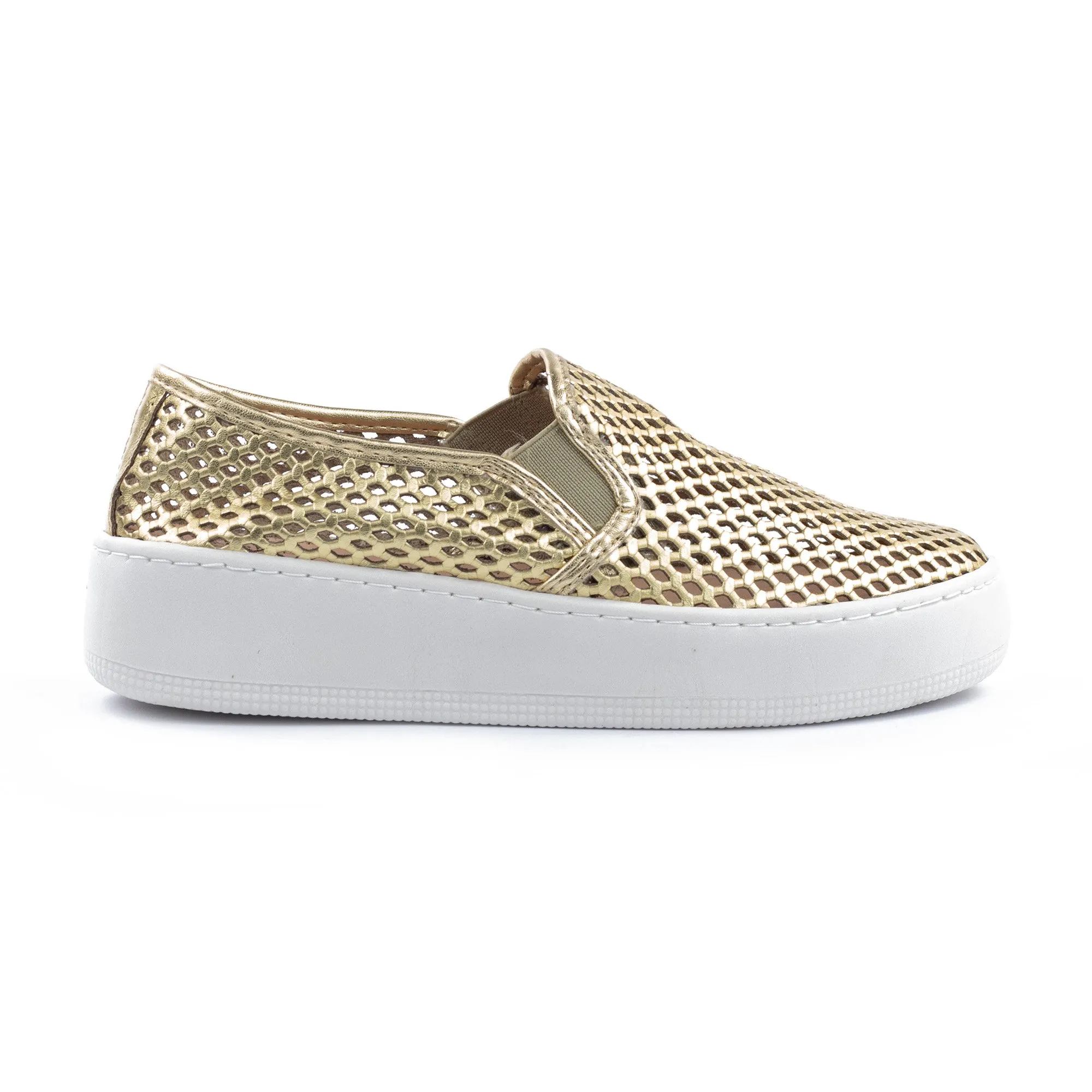 Tênis Slip On Dourado em Couro Vazado com Sola PVC Giulia Domna