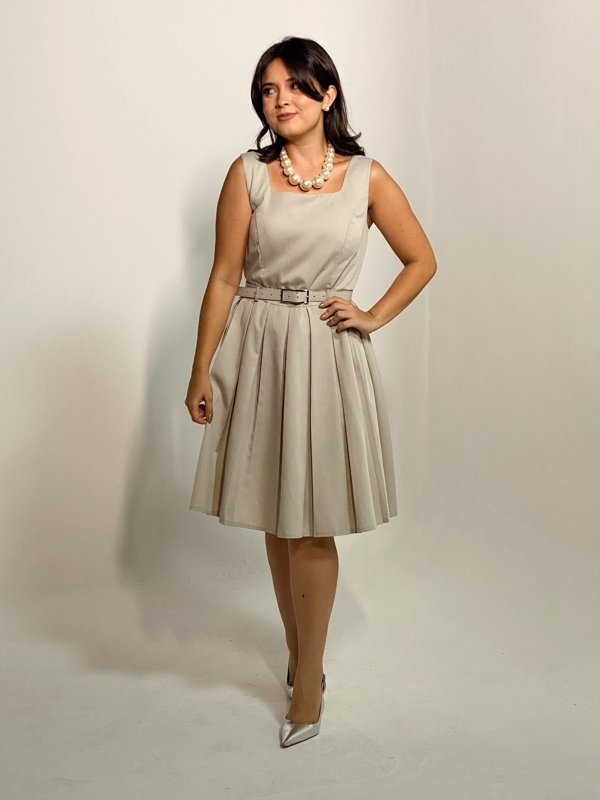 Vestido com Cinto Ambrô: Elegância e Versatilidade em um Único