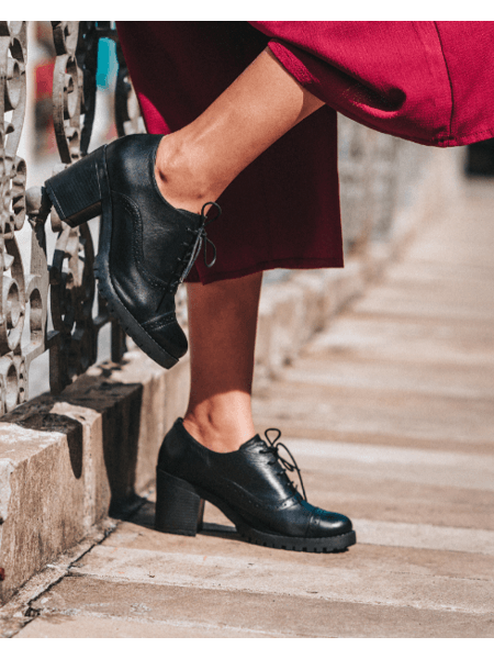 Oxford Couro Brogue Salto Preto | Meu Sapato Preto