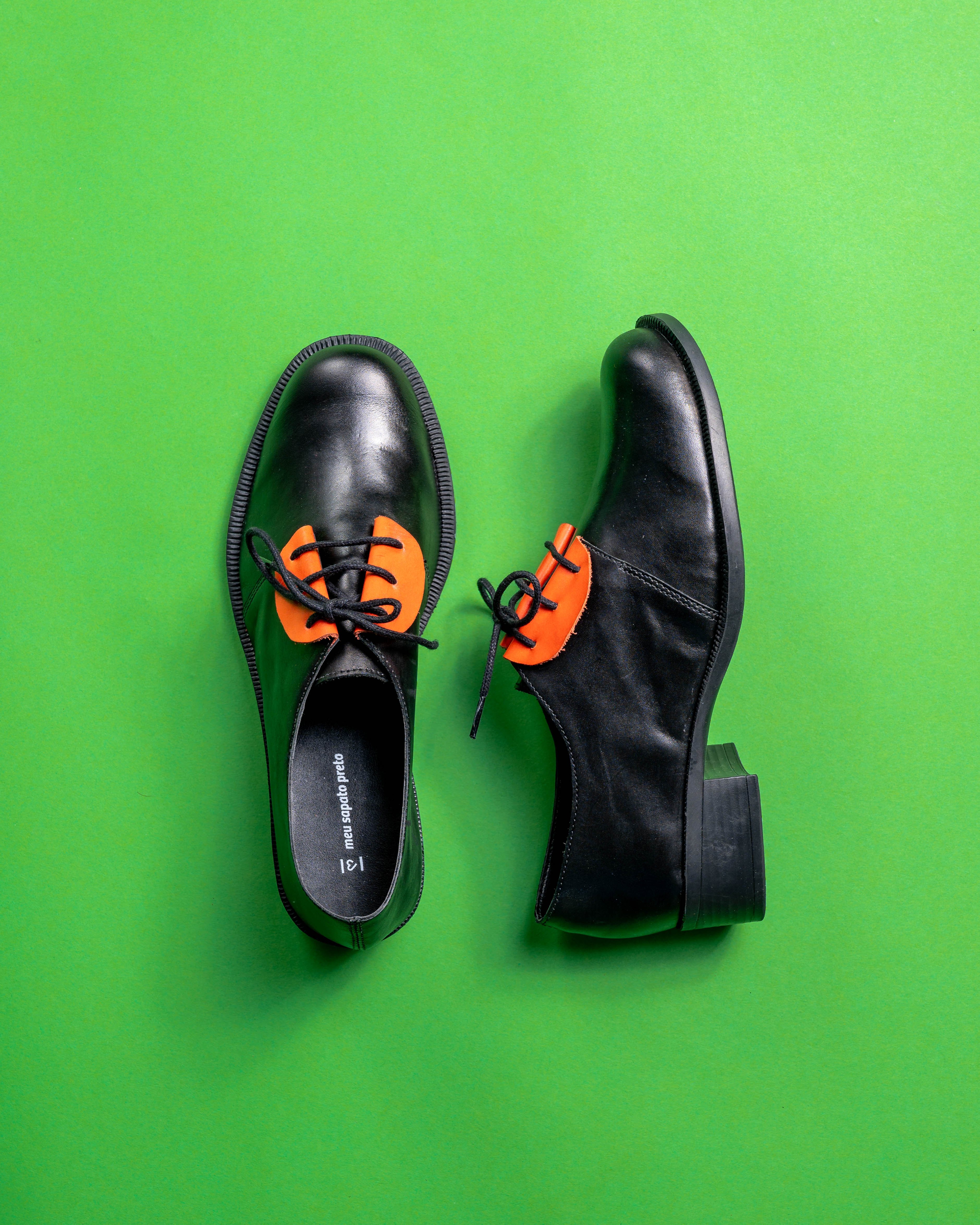 Meu Sapato Preto | Feito por várias mãos para combinar com tudo!