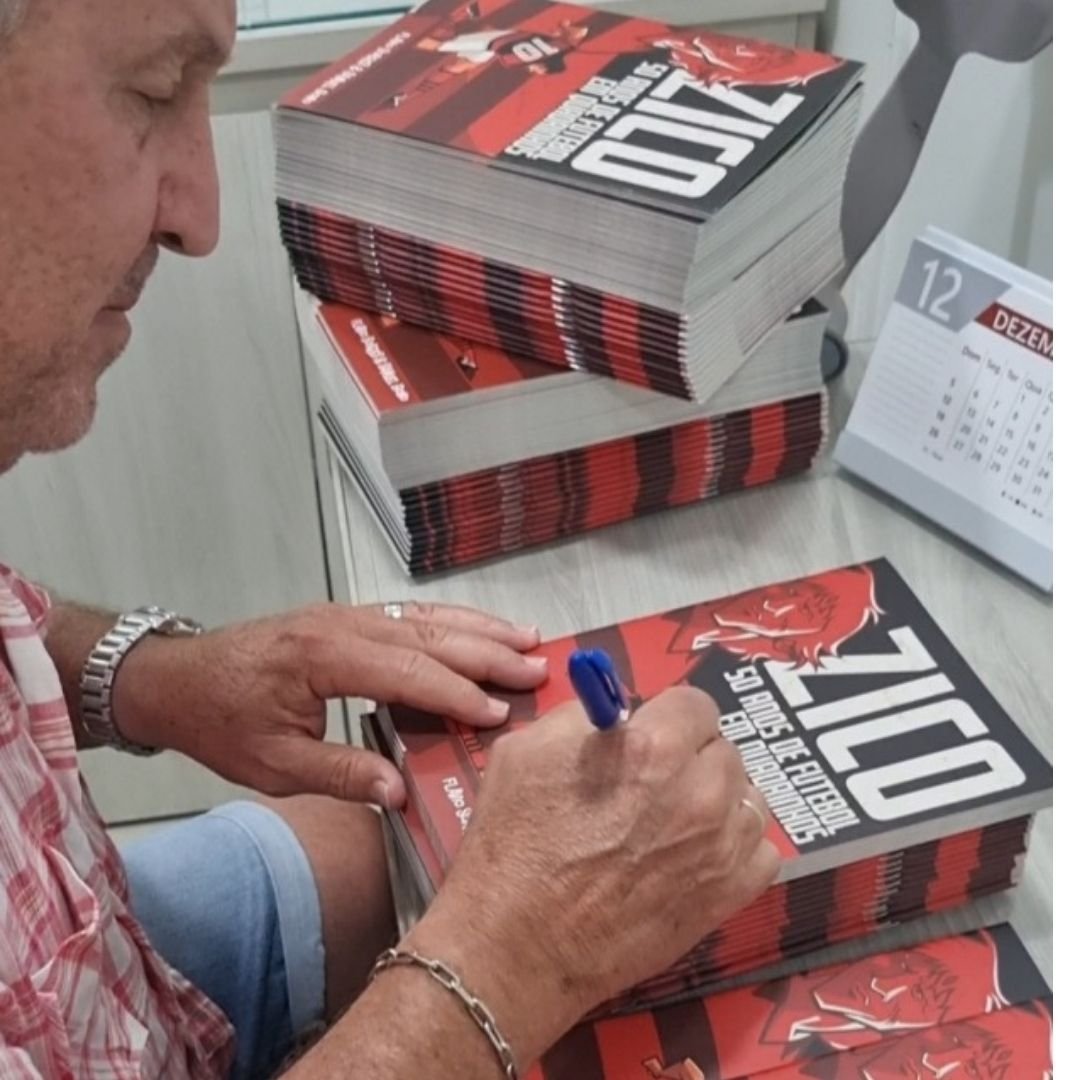 HQ 'Zico – 50 anos de futebol' (Autógrafo Manual) | Loja do Zico