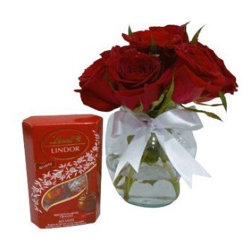 Arranjo no Vaso com 6 Rosas Internacionais e Chocolates Lindor Lindt 75 gramas