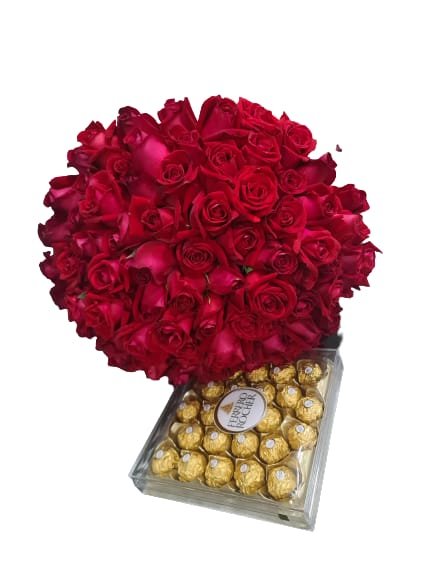 Buquê com 100 Rosas Vermelhas e Um Ferrero Rocher Com 24Unid - Luxo em Flor