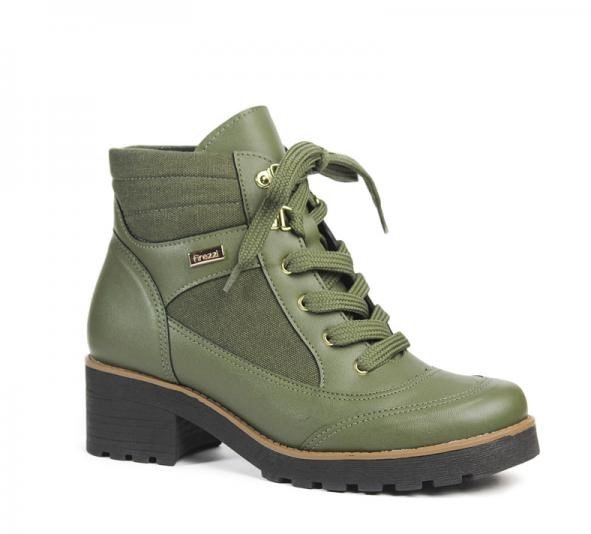botas com solado tratorado
