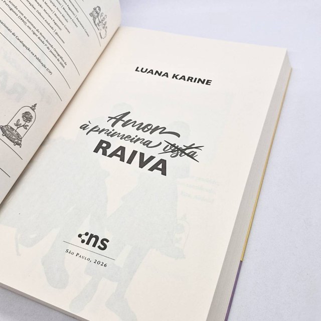 Amor à Primeira Raiva - Luana Karine - Livro Físico | Livraria Enjoy