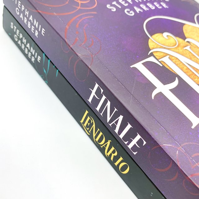 Caraval + Lendário - Sthephanie Garber - Livros Físicos