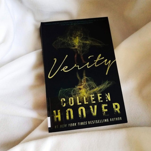Livro Verity Verity - Colleen Hoover - Livro Físico