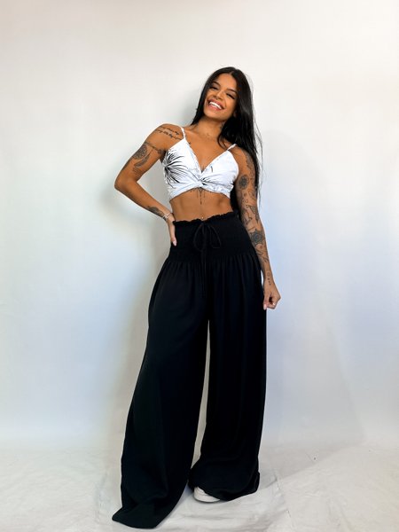 cropped 4 jeitos branco com flores pretas | MERAKI ©