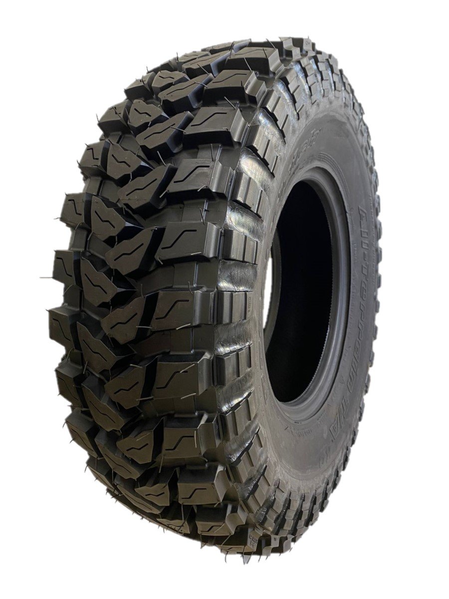 Pneu Trepador 205/65-15 Recapado Mud Lameiro Off Road Jeep RZJ920