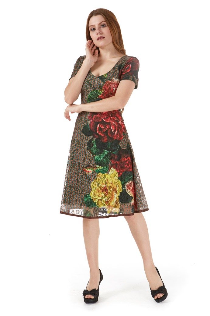 vestidos com decote v na frente e nas costas