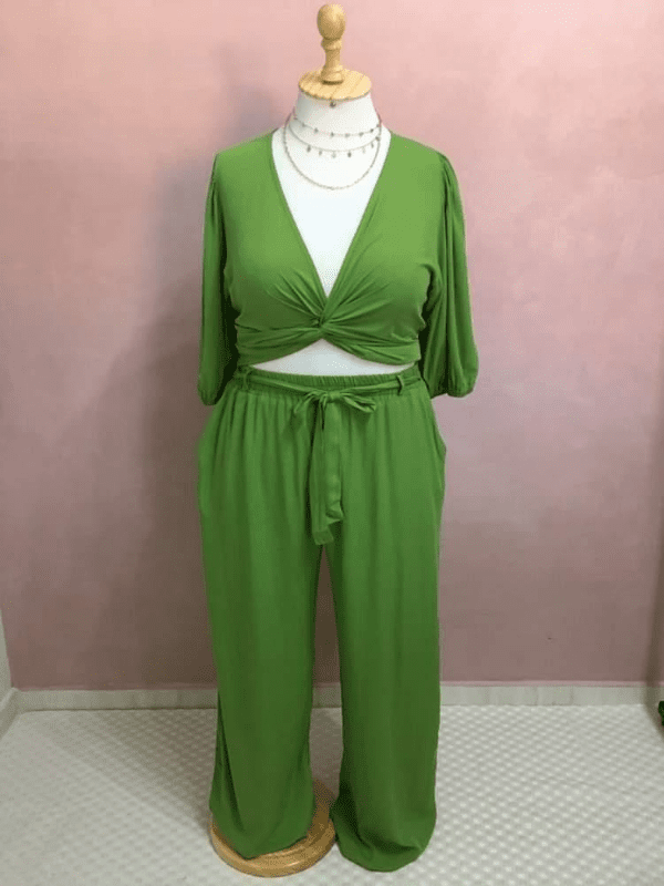 Conjunto cropped e hot sale calça plus size