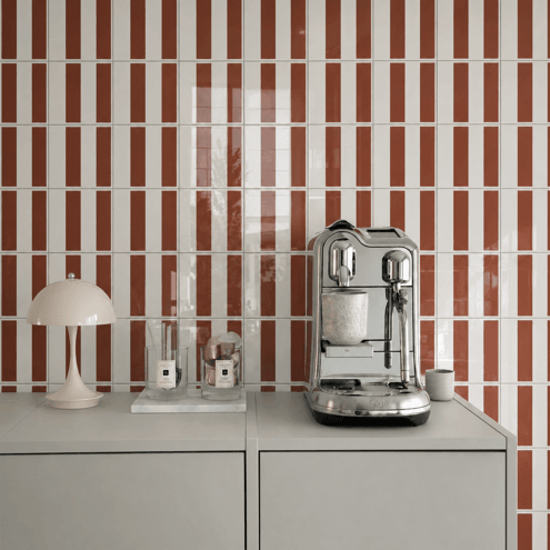 azulejo-bold-lines-terracota-ambiente-j7nnt
