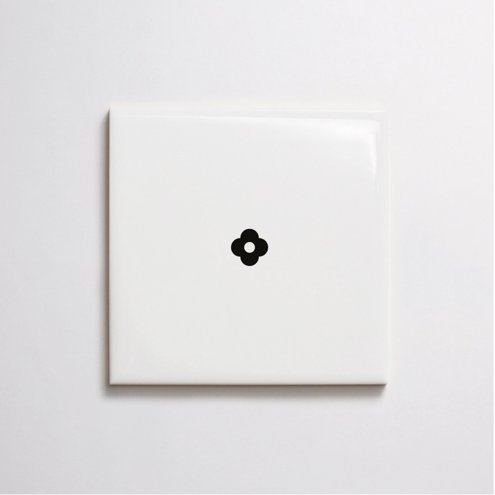azulejo-flor-preta