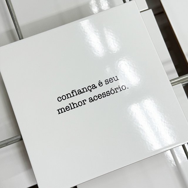 Azulejo de Frase "confiança é seu melhor acessório”