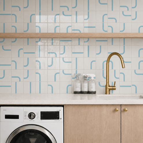 azulejo-painel-max-azul-ceu-lavanderia-9dl8v