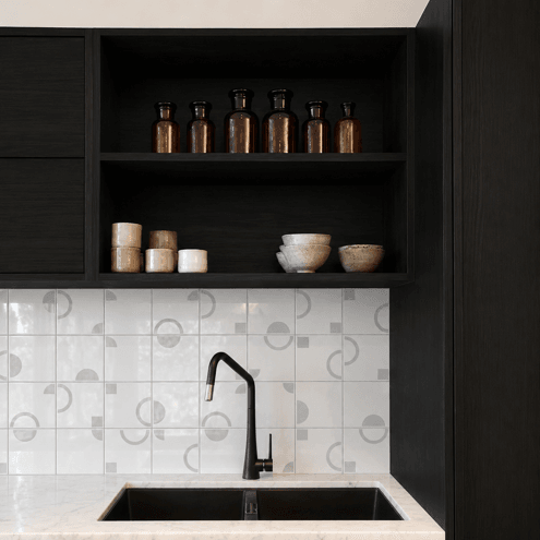 azulejo-painel-niki-cinza-cozinha-7y2ht