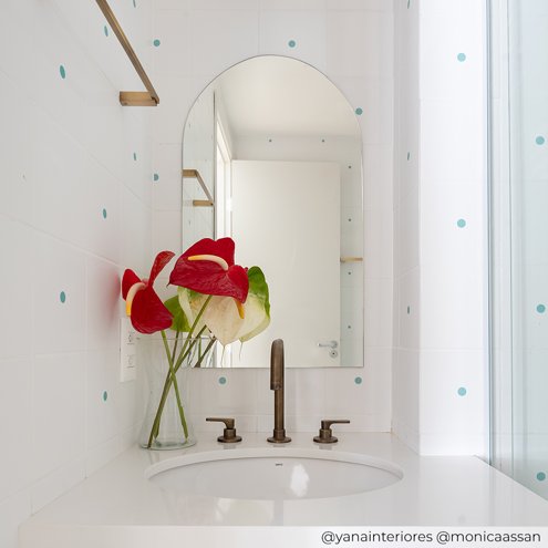 azulejo-painel-ponto-verde-menta-base-branco-banheiro