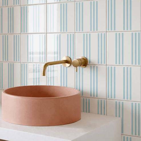 azulejo-slim-lines-azul-ceu-banheiro-juljw