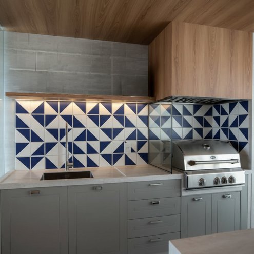 azulejo-tok-azul-escuro-area-gourmet-churrasqueira