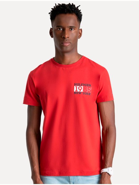 Camiseta Tommy Hilfiger Masculina New York Flag Logo Vermelha