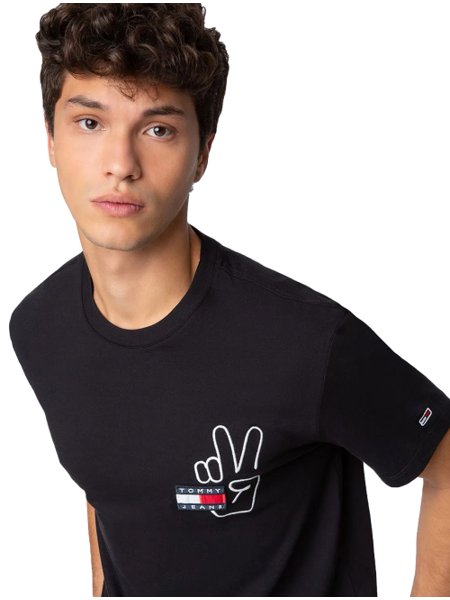 Camiseta Tommy Jeans Masculina Peace Badge Graphic Preta