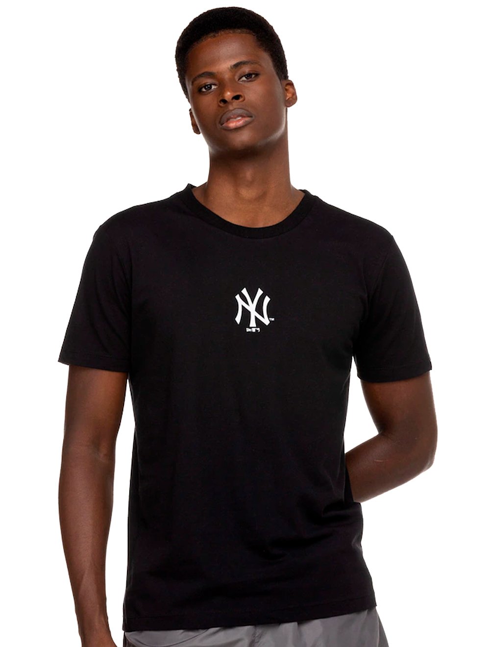 Camiseta New Era Masculina New York Yankees Logo Frontal Preta