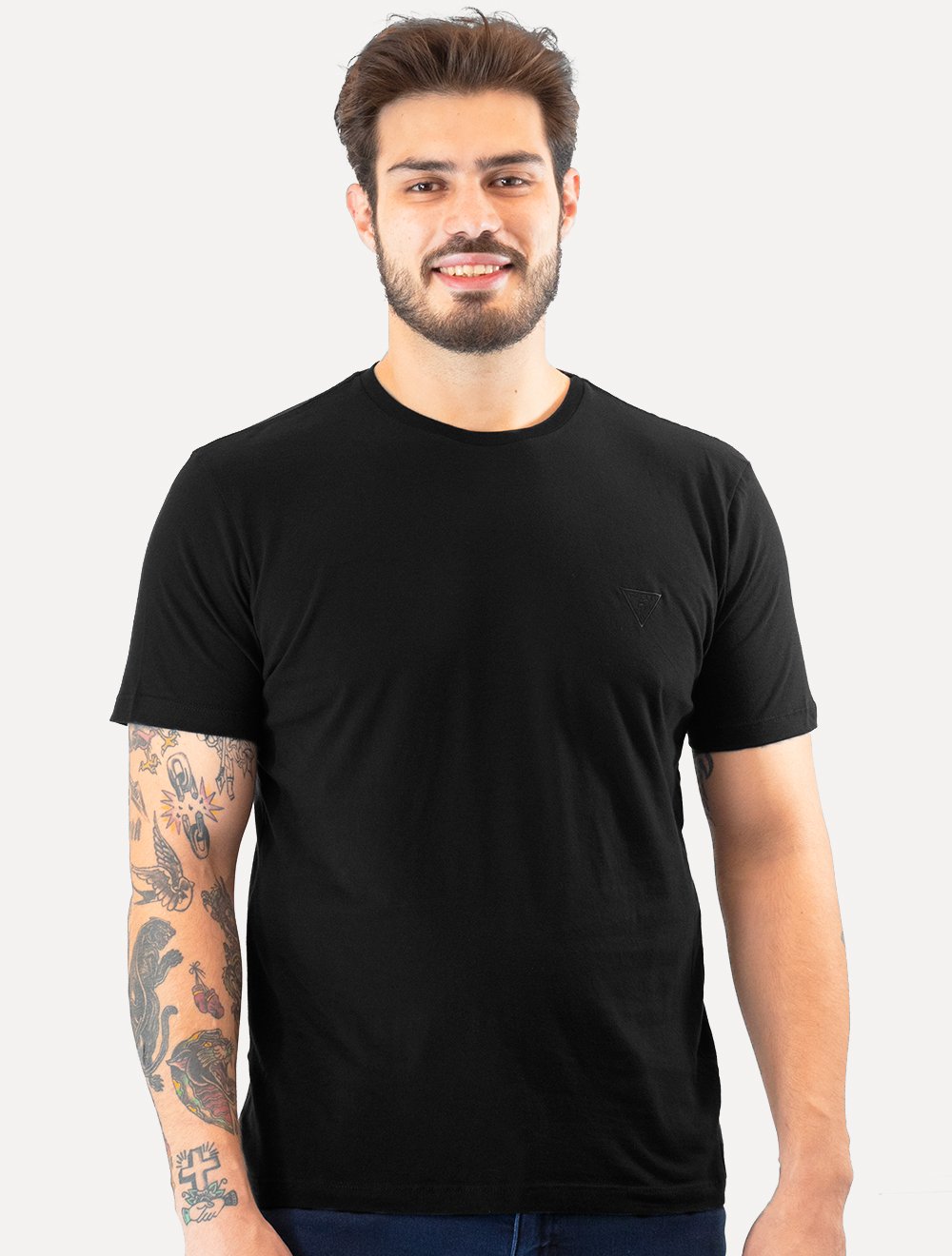 Camiseta Guess Masculina Bordado Peito Preta | Secret Outlet
