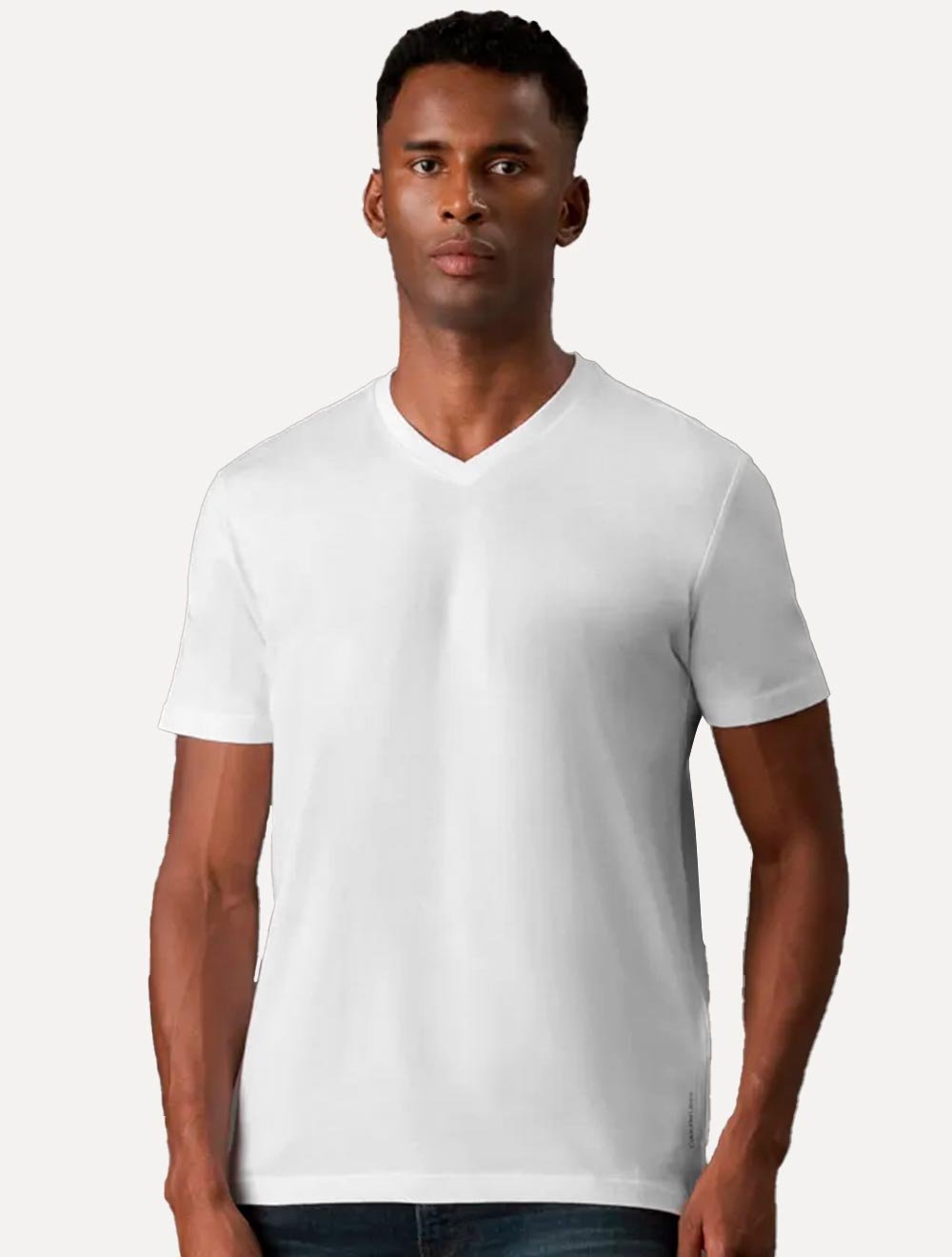 Camiseta Calvin Klein Jeans Masculina Gola V Essentials Logo