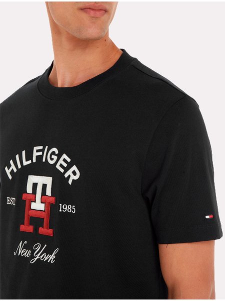 Camiseta Tommy Hilfiger Masculina Regular Curved Monogram Preta