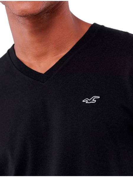 Camiseta Hollister Masculina Must-Have V-Neck Icon Preta