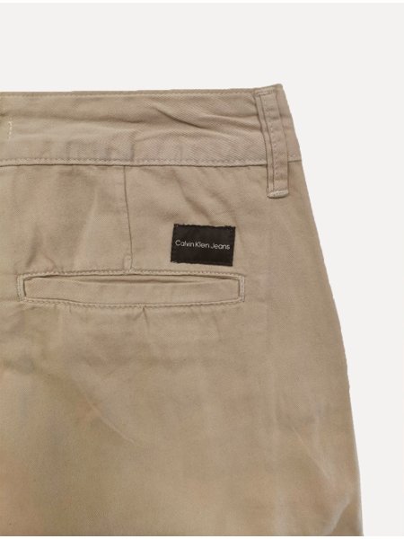 Bermuda Calvin Klein Jeans Masculina Sarja Chino Pockets Cáqui